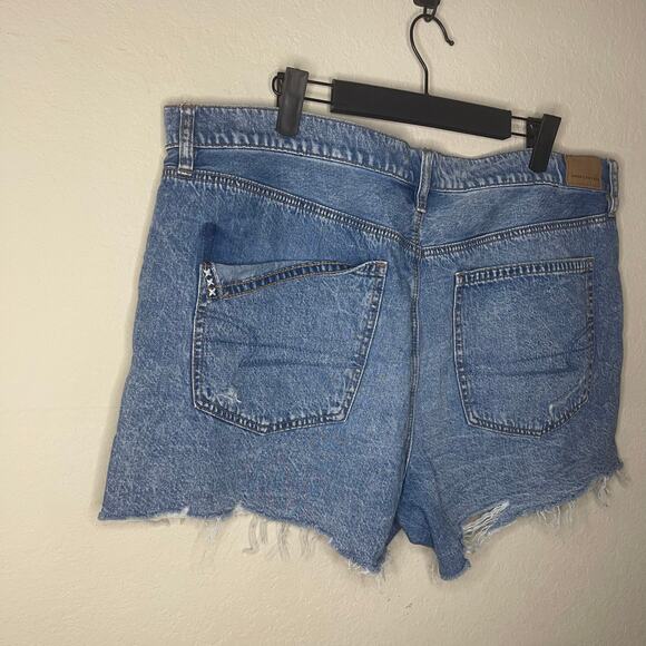American Eagle 90s Boyfriend Short Cut off Denim High Rise - Size 18 - Picture 4 of 7
